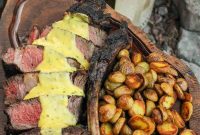 Pan-Seared Steak with Classic Béarnaise Sauce