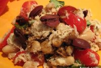 Mediterranean Tuna Salad with Feta and Olives