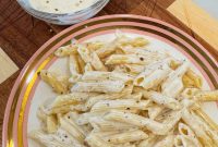 Silky Garlic Cream Sauce Recipe for Pasta and Chicken
