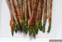 How to Make Prosciutto-Wrapped Asparagus