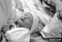 7 Essential Postpartum Items New Moms Need