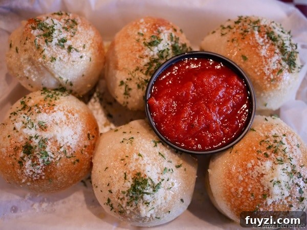 Dinner Rolls at Ole Town Pizza, Plant City