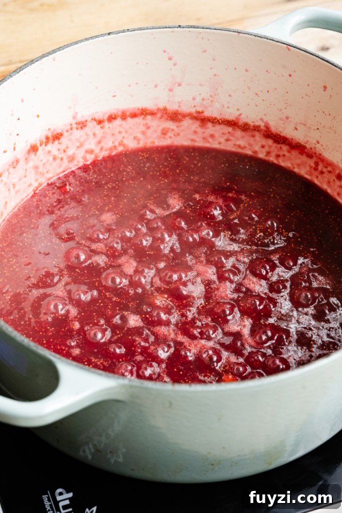 Homemade Fig Jam: Small-Batch Recipe 7 Large pot of boiling fig jam.