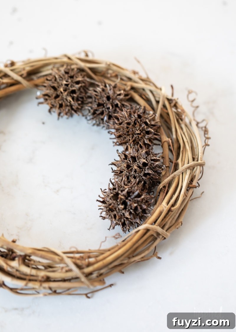 Foraged Fall Wreath with Sweetgum Balls #fall #decor #foraged #sweetgumballs #sweetgum #wreath #fallwreath #budgetdecor