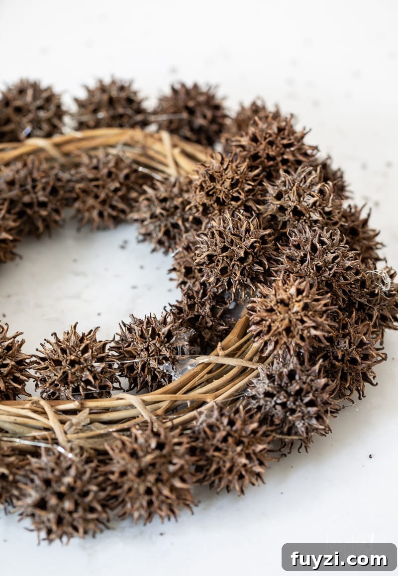 Foraged Fall Wreath with Sweetgum Balls #fall #decor #foraged #sweetgumballs #sweetgum #wreath #fallwreath #budgetdecor