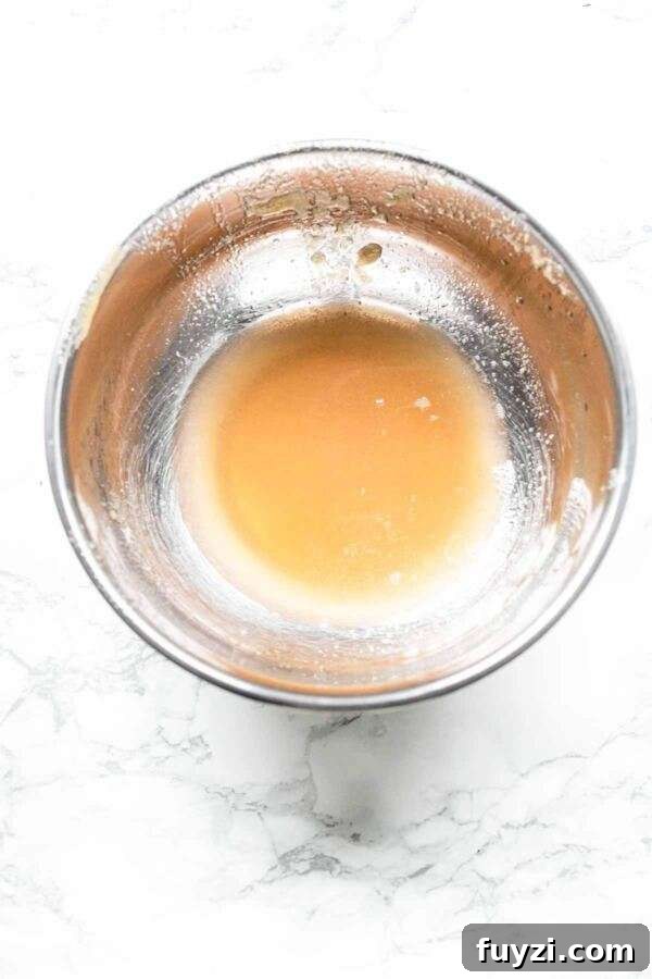 How to Make Apple Juice in the Instant Pot 4 It is really easy to make this homemade Instant Pot apple juice and it is a zero-waste recipe.