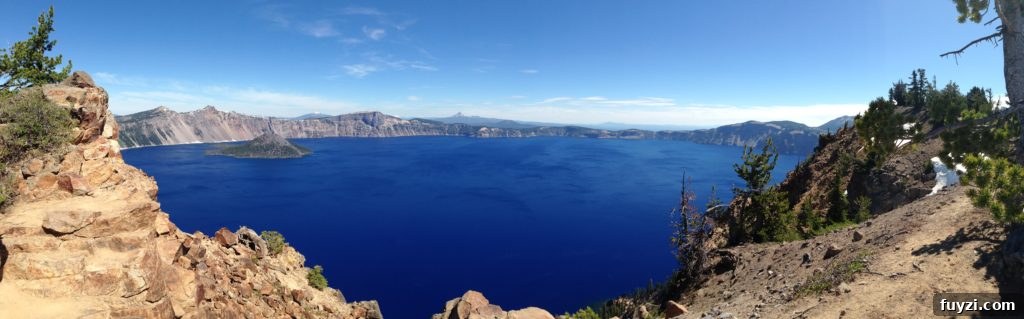 panoramic picture of crater lake
